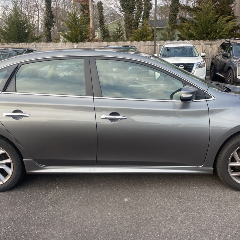 Nissan Sentra 4dr Sdn I4 CVT SR 2015