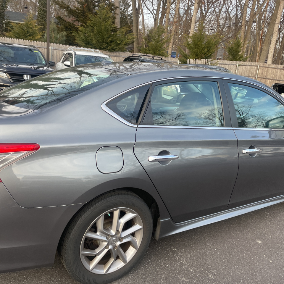 Nissan Sentra 4dr Sdn I4 CVT SR 2015