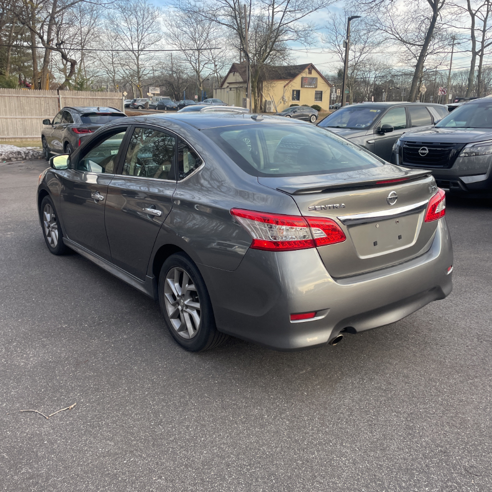 Nissan Sentra 4dr Sdn I4 CVT SR 2015