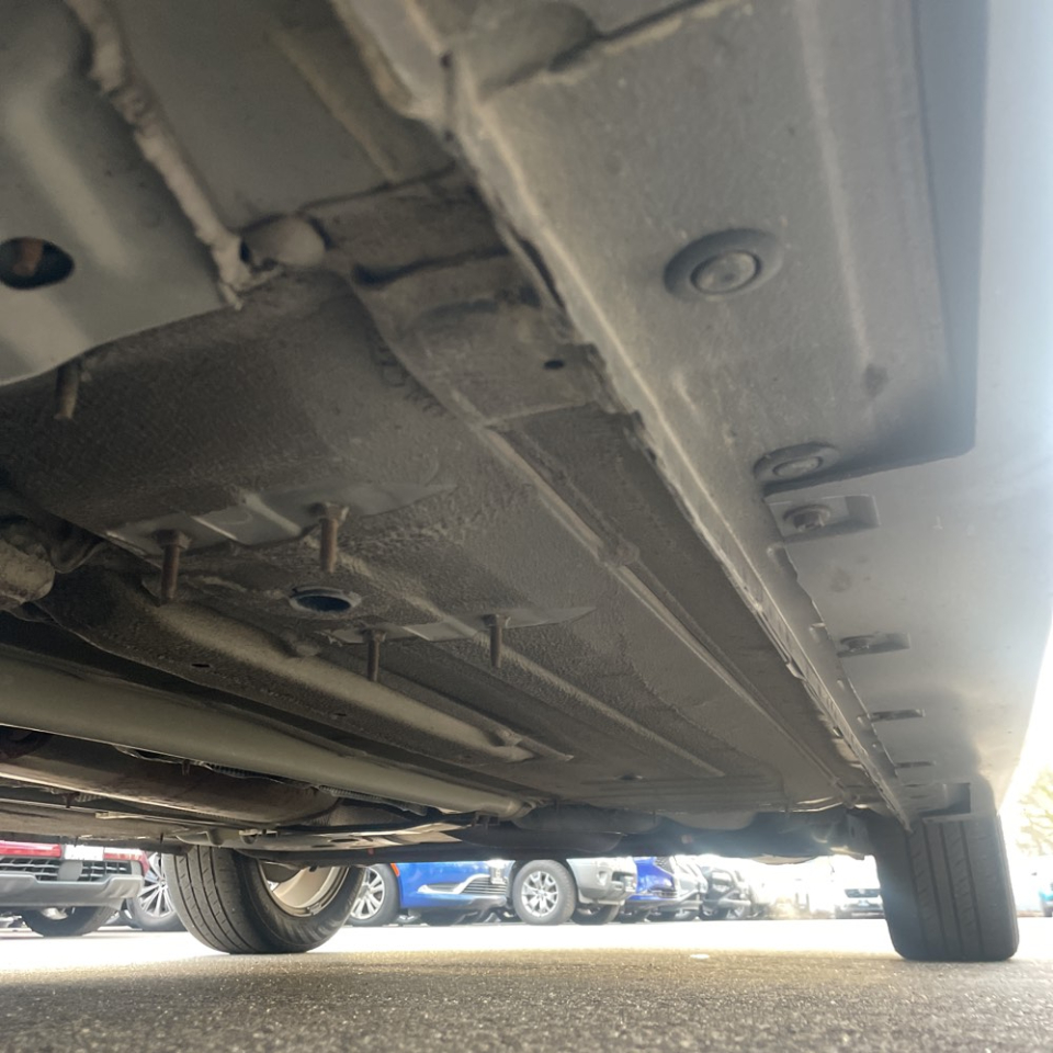 Nissan Sentra 4dr Sdn I4 CVT SR 2015