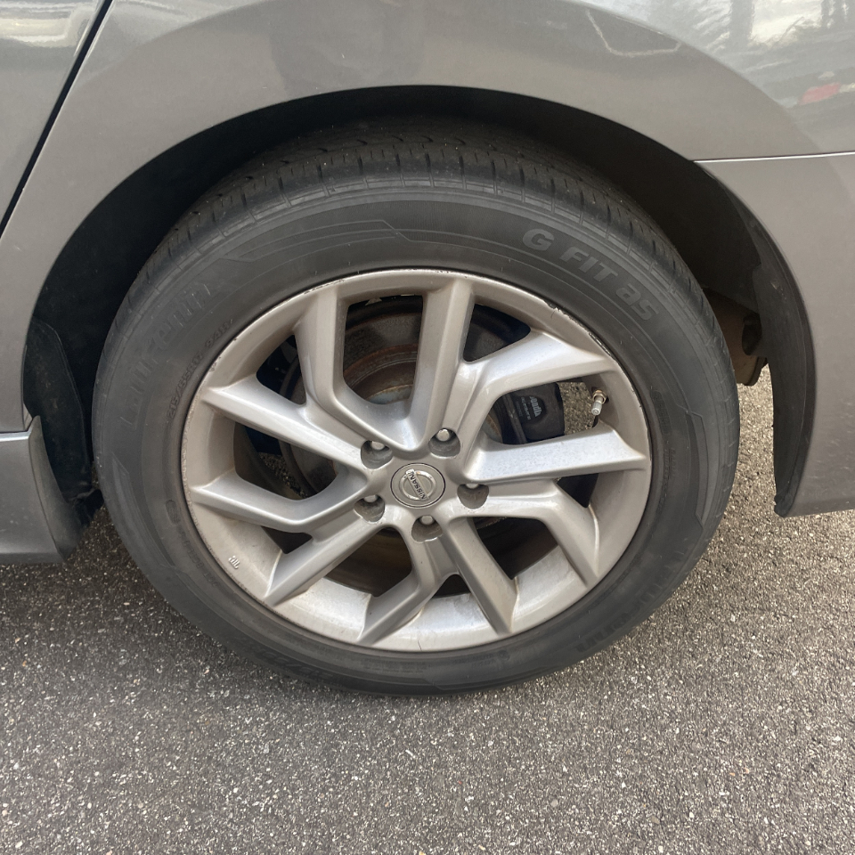 Nissan Sentra 4dr Sdn I4 CVT SR 2015