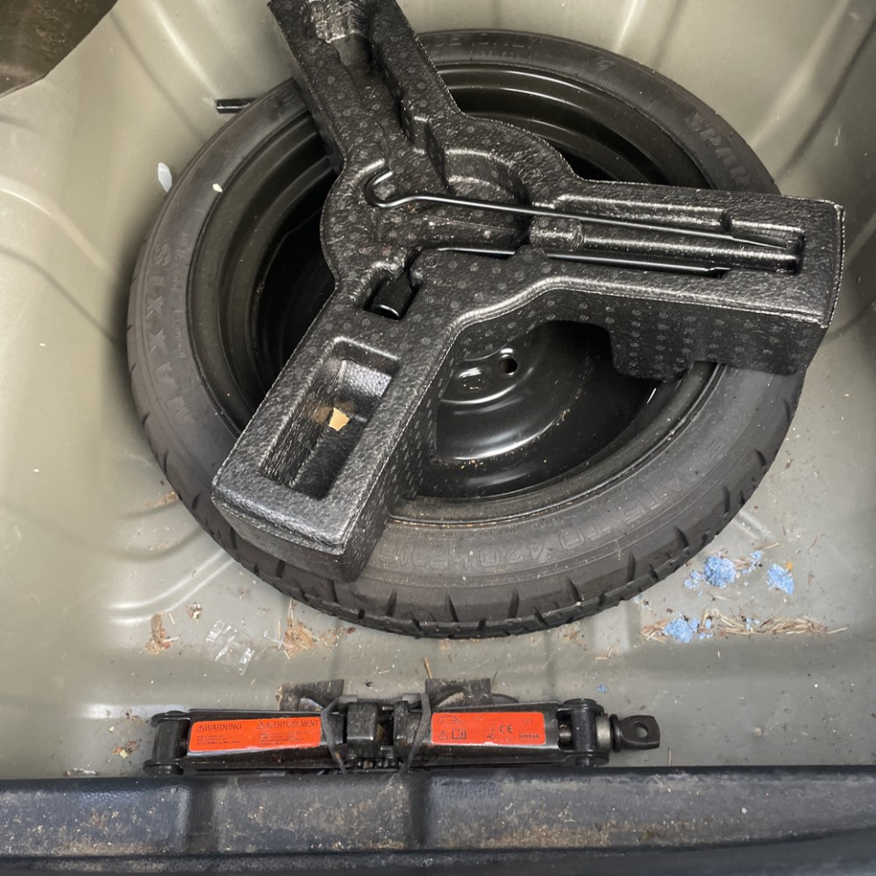 Nissan Sentra 4dr Sdn I4 CVT SR 2015