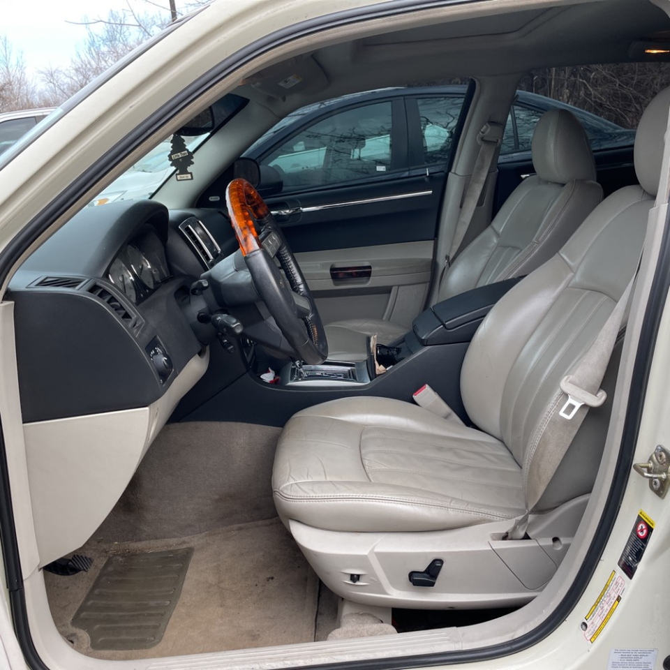 Chrysler 300 4dr Sdn 300C 2006