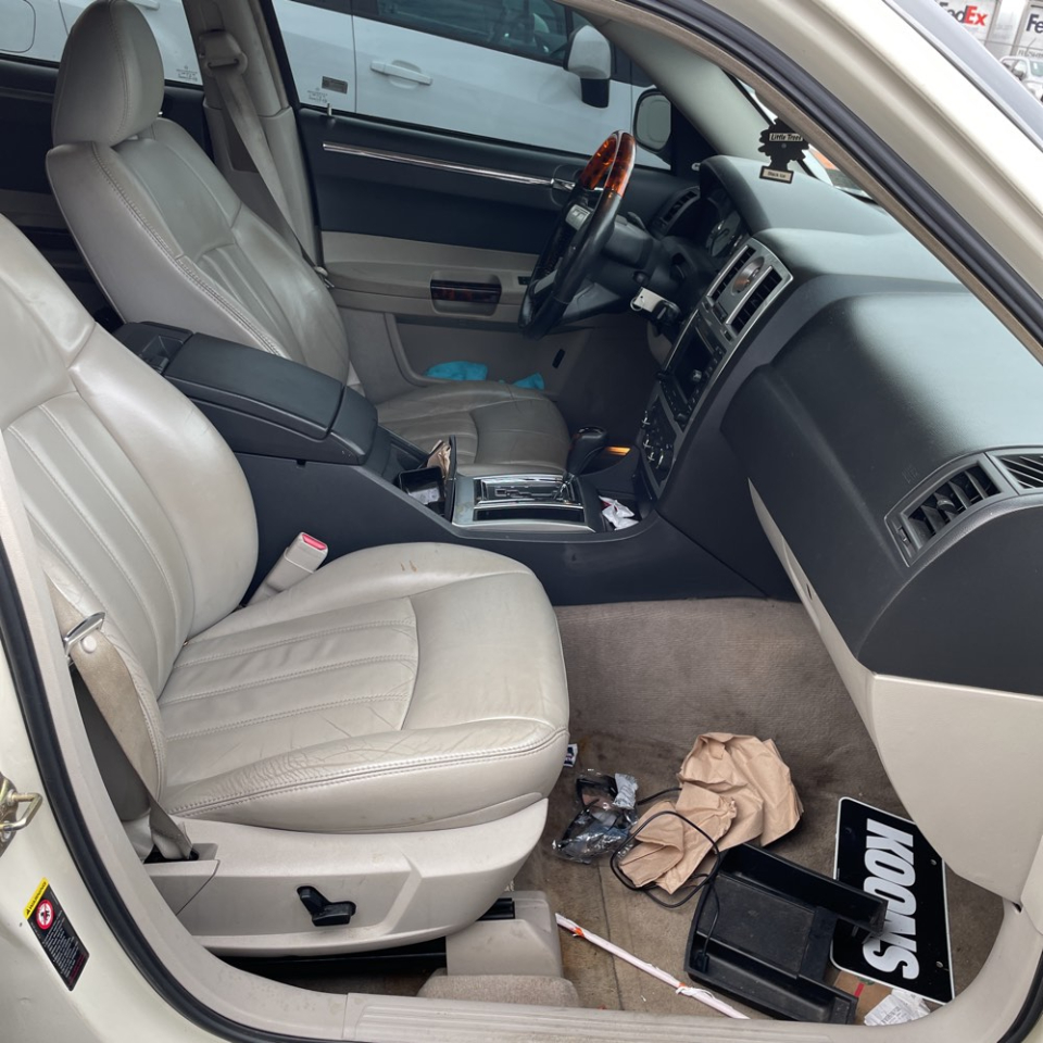 Chrysler 300 4dr Sdn 300C 2006