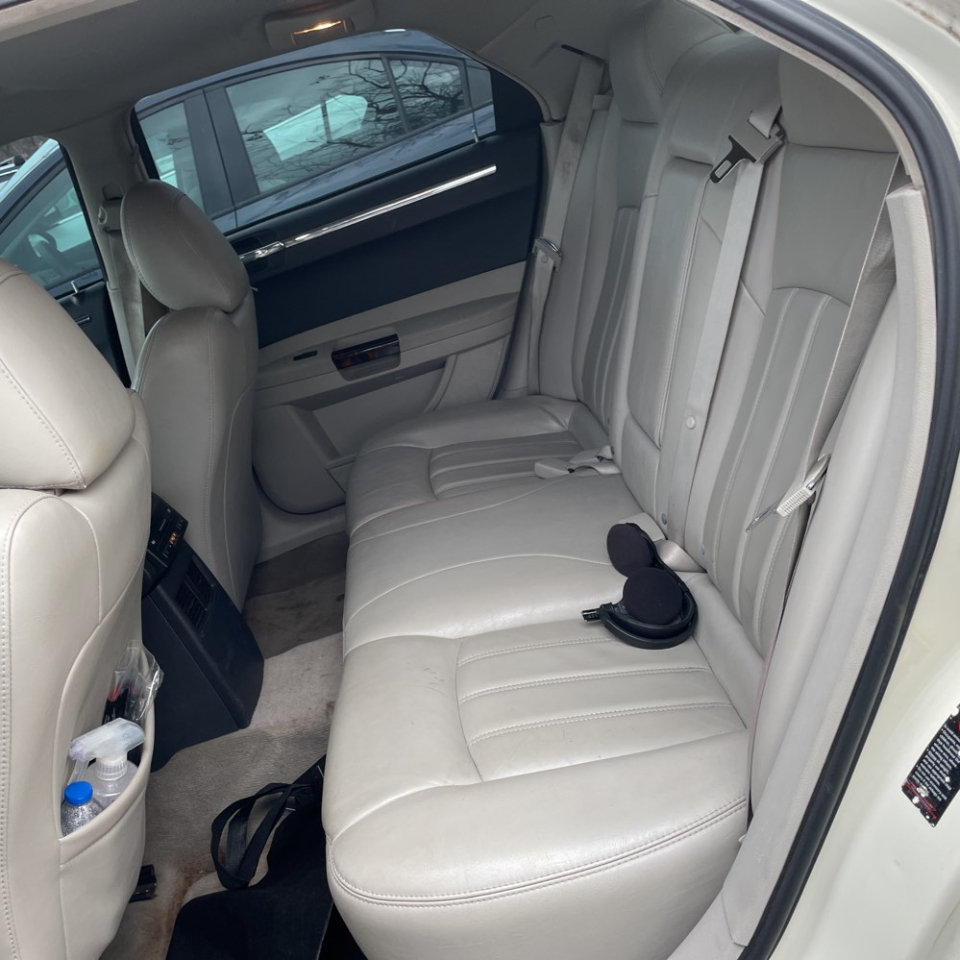 Chrysler 300 4dr Sdn 300C 2006