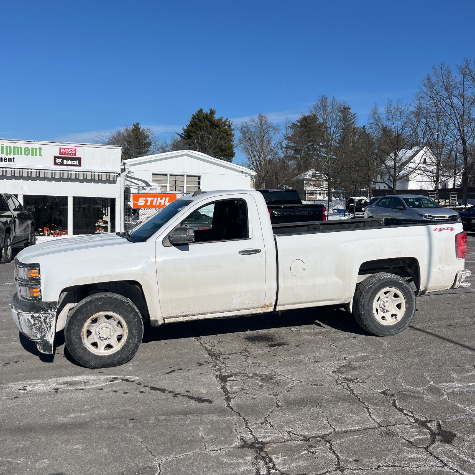 Chevrolet Silverado 1500 4WD Reg Cab 133.0" Work Truck 2015