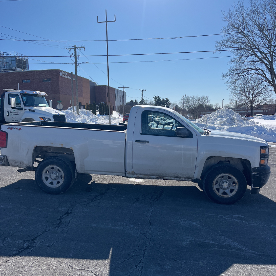 Chevrolet Silverado 1500 4WD Reg Cab 133.0" Work Truck 2015