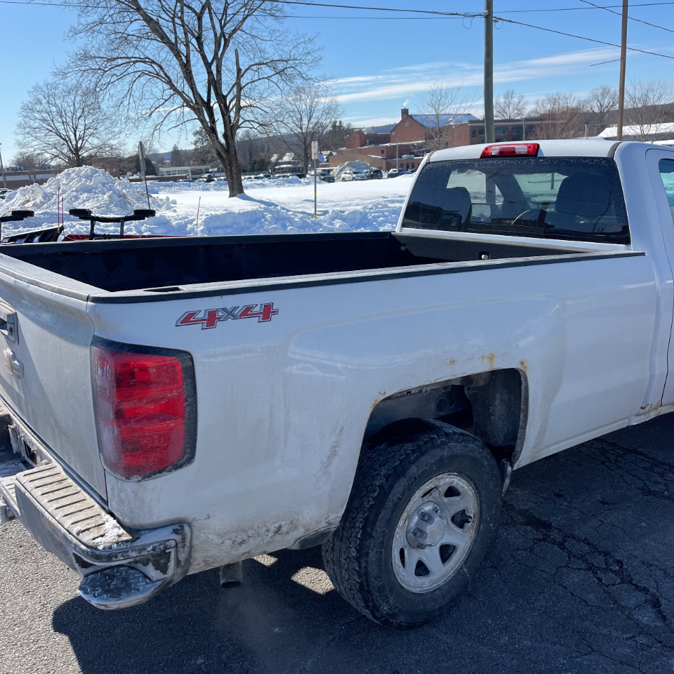 Chevrolet Silverado 1500 4WD Reg Cab 133.0" Work Truck 2015
