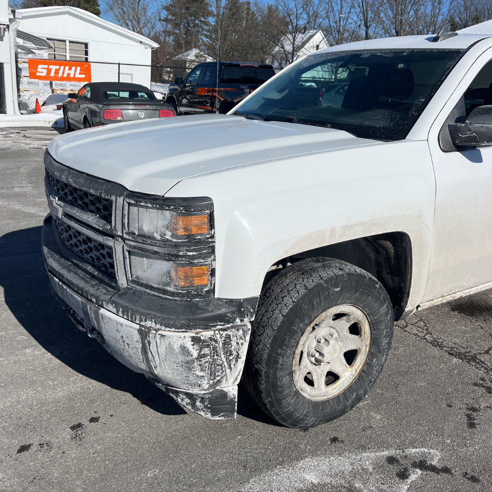Chevrolet Silverado 1500 4WD Reg Cab 133.0" Work Truck 2015