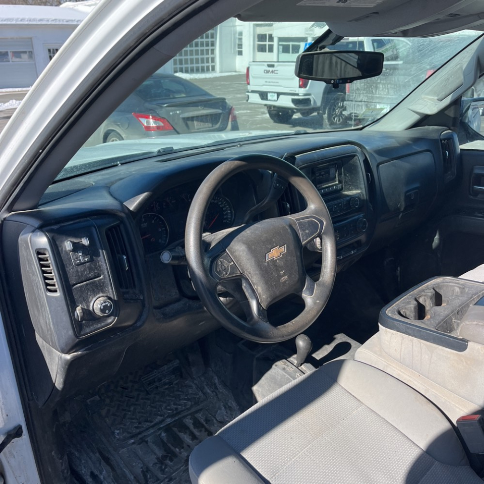 Chevrolet Silverado 1500 4WD Reg Cab 133.0" Work Truck 2015