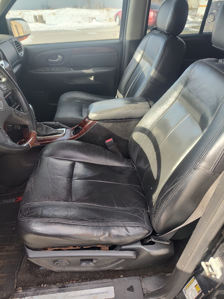 GMC Envoy 4dr 4WD Denali 2005