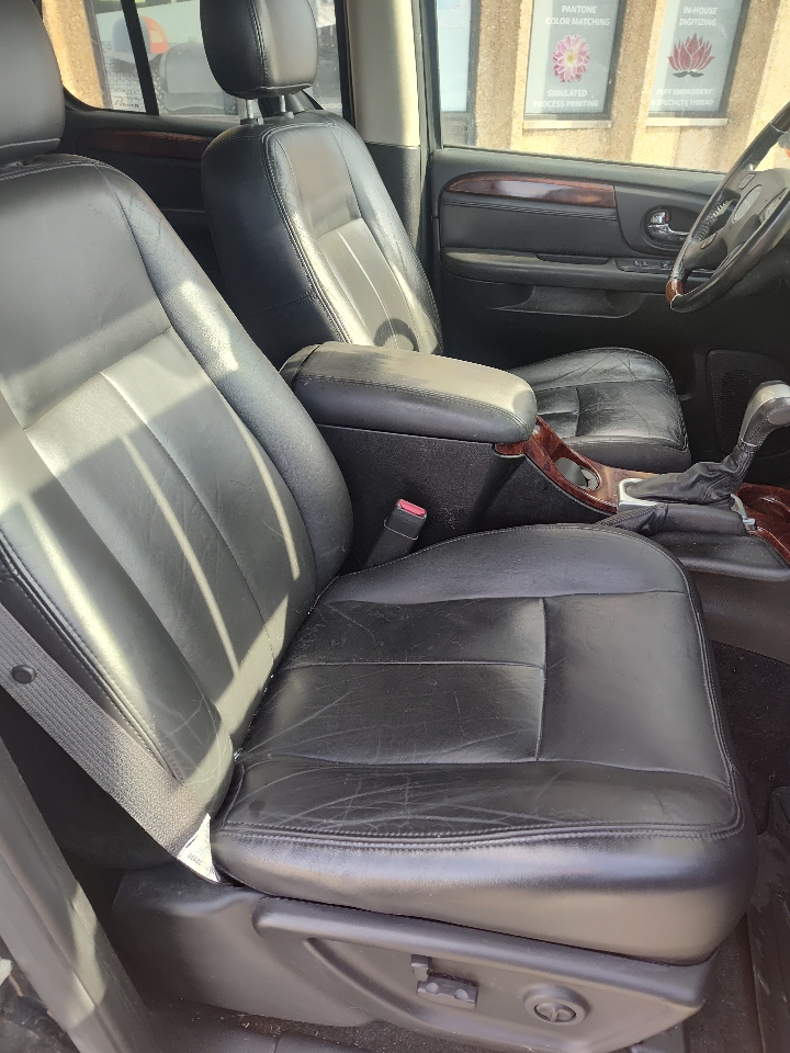 GMC Envoy 4dr 4WD Denali 2005