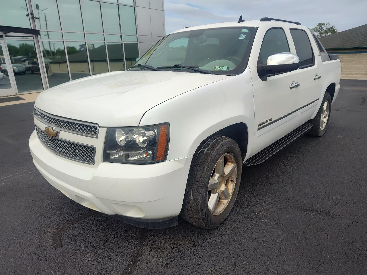 Chevrolet Avalanche 4WD Crew Cab LTZ 2010