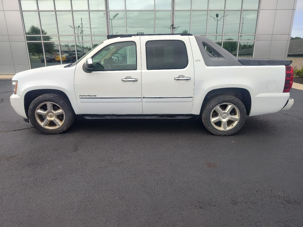 Chevrolet Avalanche 4WD Crew Cab LTZ 2010
