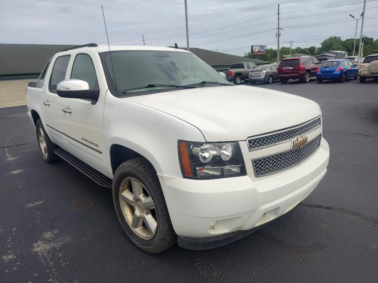 Chevrolet Avalanche 4WD Crew Cab LTZ 2010