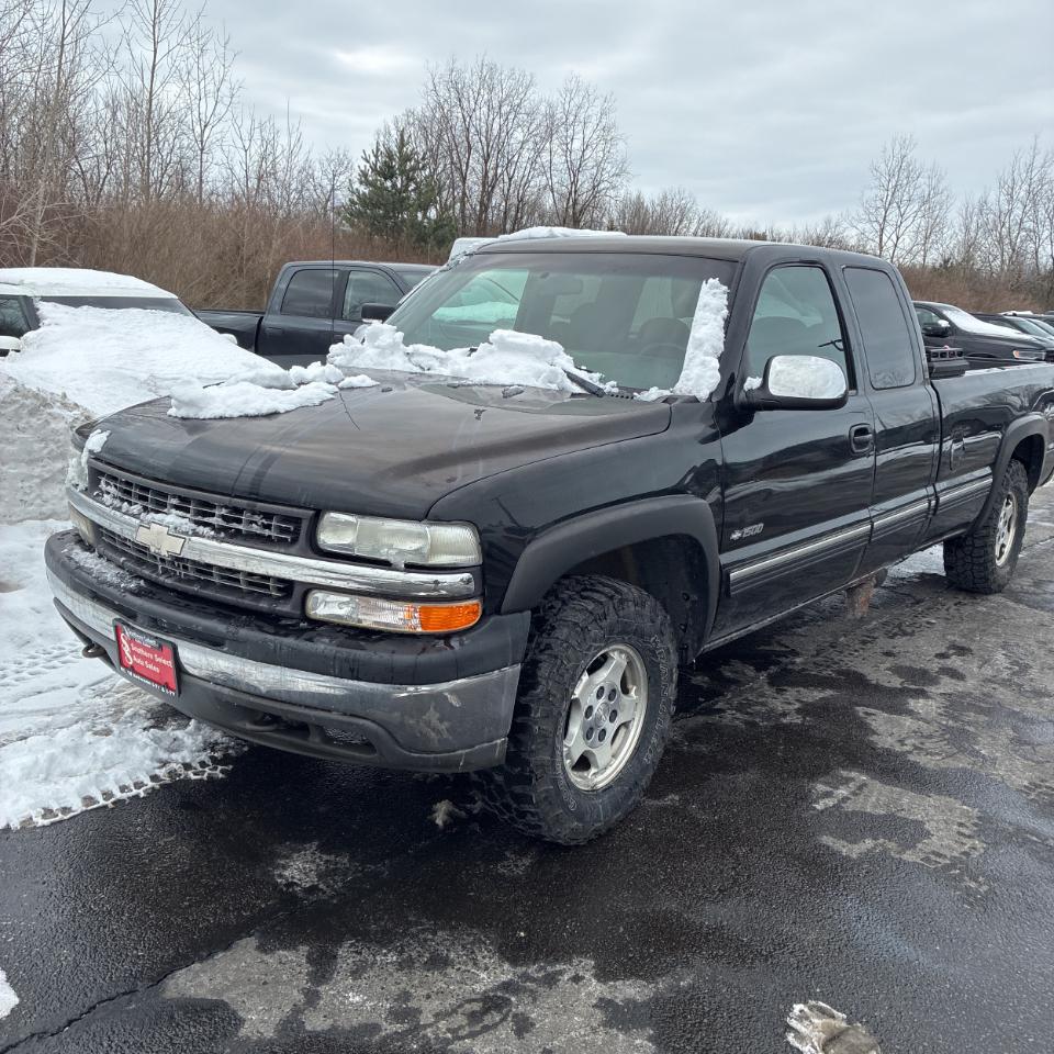 Chevrolet Silverado 1500 4dr Ext Cab 157.5" WB 4WD LS 2000