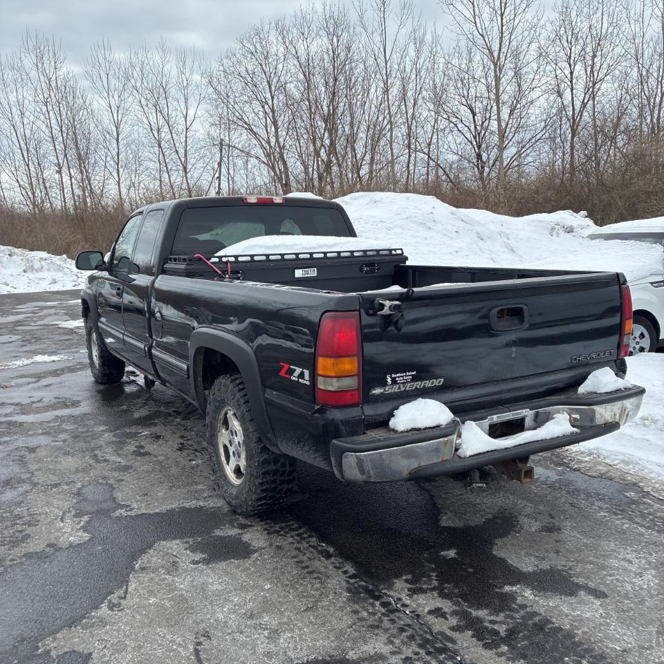 Chevrolet Silverado 1500 4dr Ext Cab 157.5" WB 4WD LS 2000