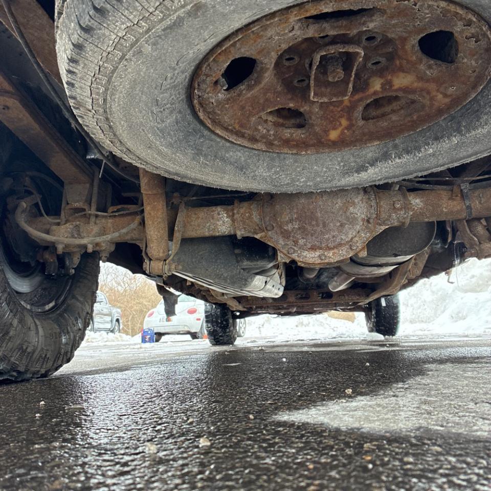 Chevrolet Silverado 1500 4dr Ext Cab 157.5" WB 4WD LS 2000