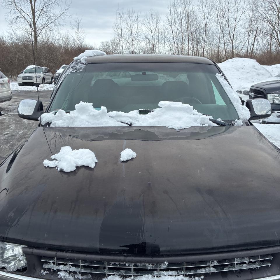 Chevrolet Silverado 1500 4dr Ext Cab 157.5" WB 4WD LS 2000