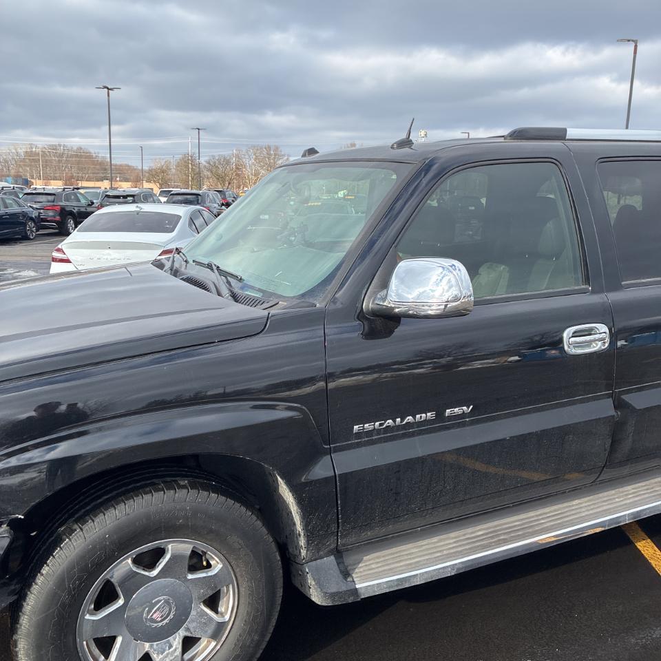 Cadillac Escalade ESV 4dr AWD 2005