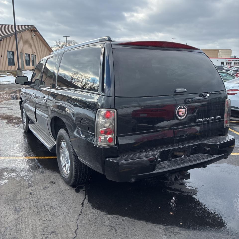 Cadillac Escalade ESV 4dr AWD 2005