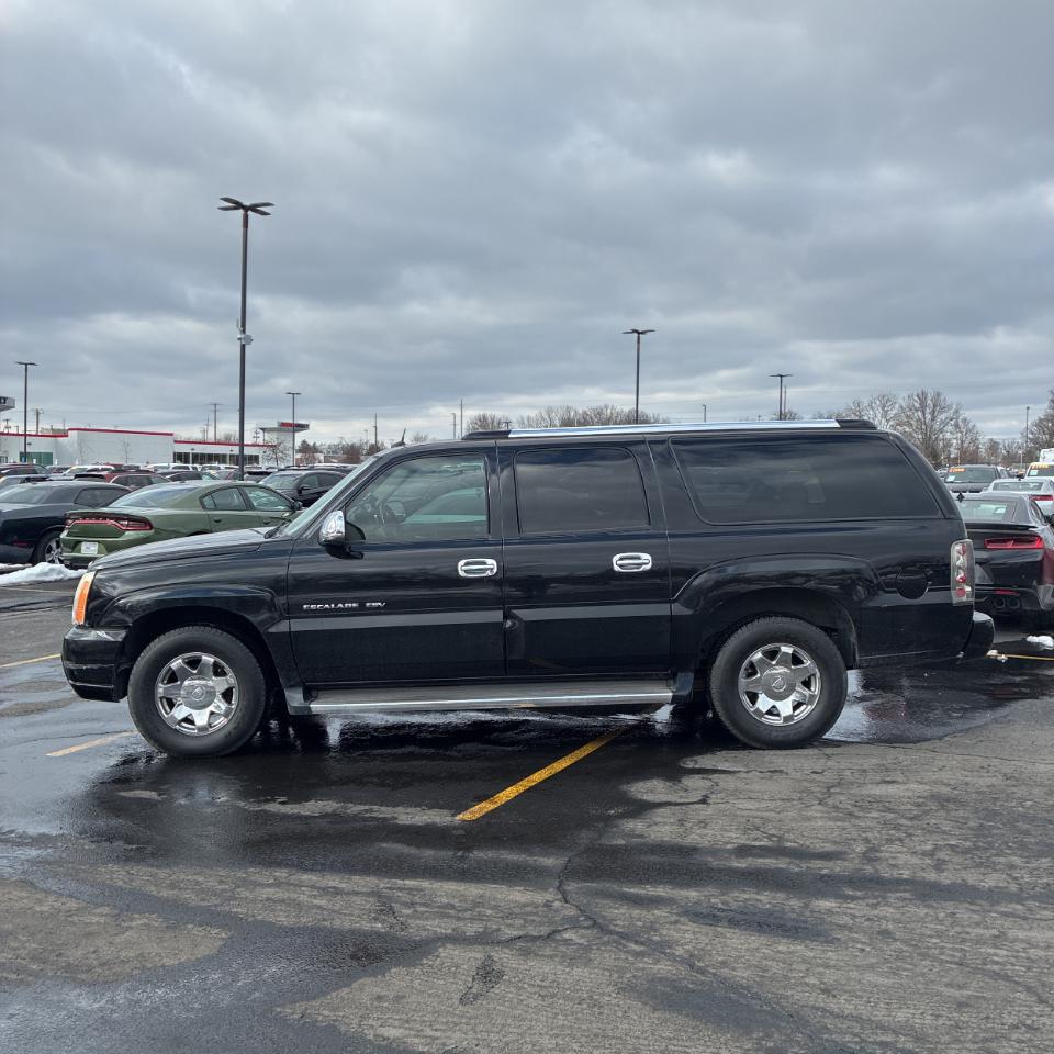 Cadillac Escalade ESV 4dr AWD 2005