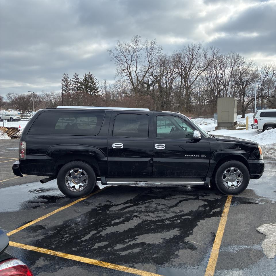 Cadillac Escalade ESV 4dr AWD 2005