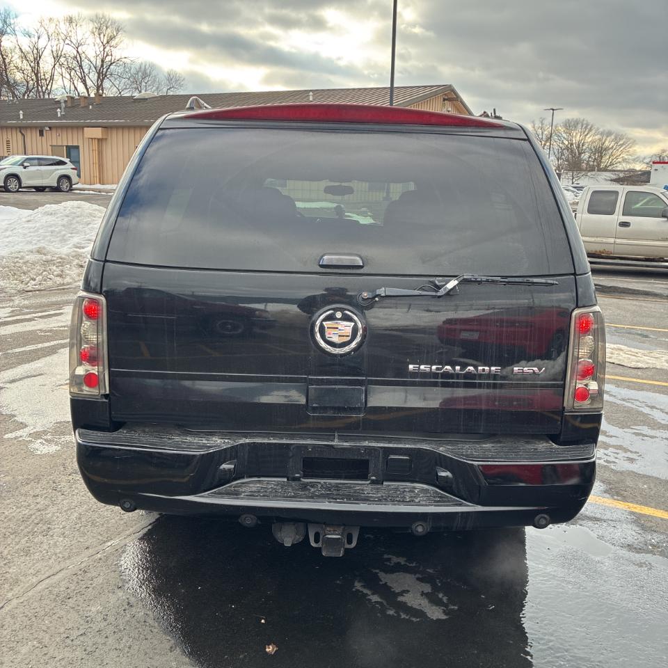 Cadillac Escalade ESV 4dr AWD 2005