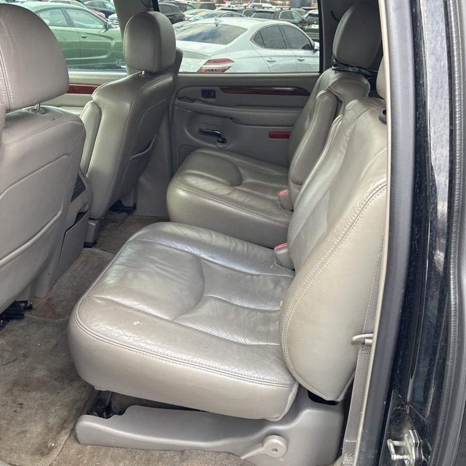 Cadillac Escalade ESV 4dr AWD 2005