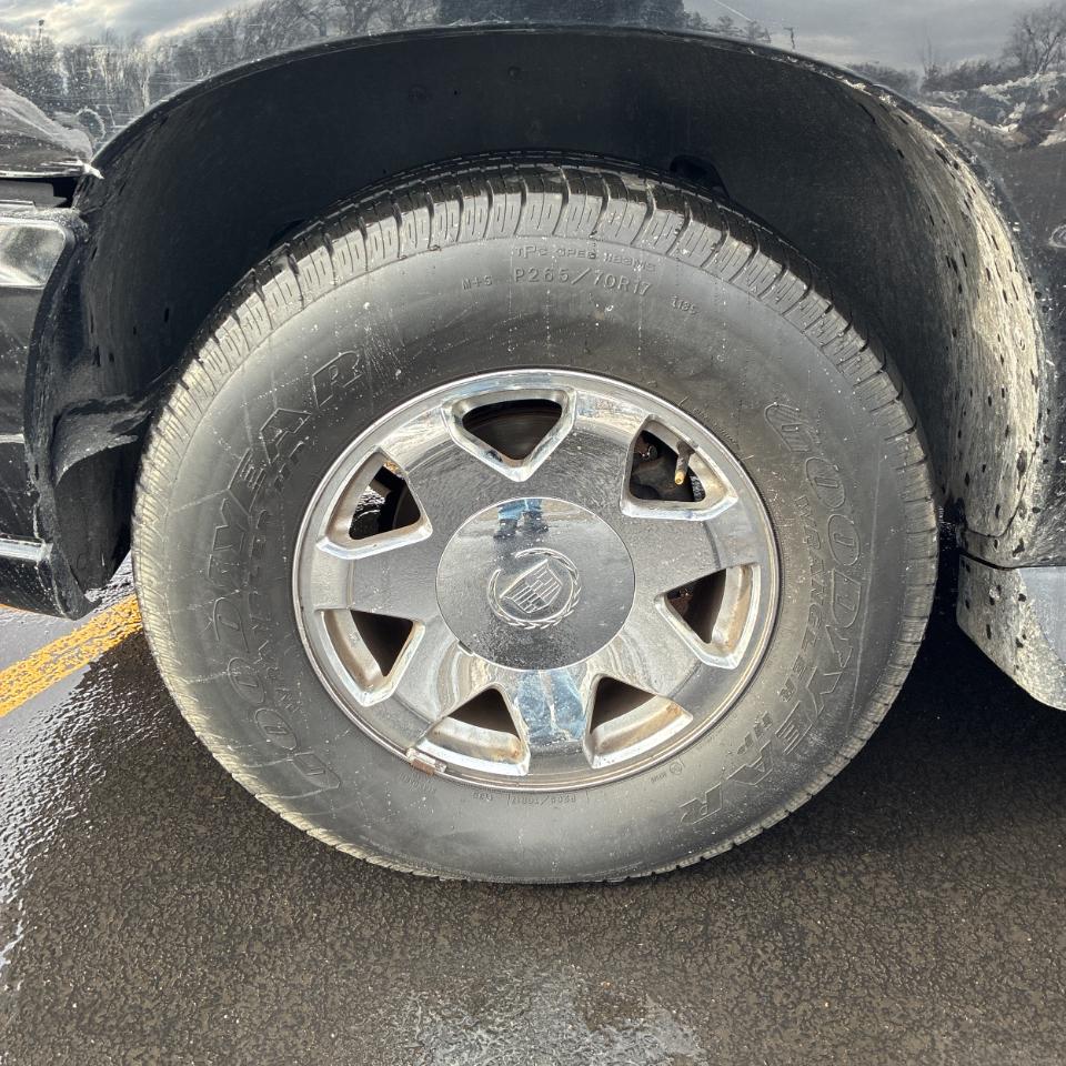 Cadillac Escalade ESV 4dr AWD 2005