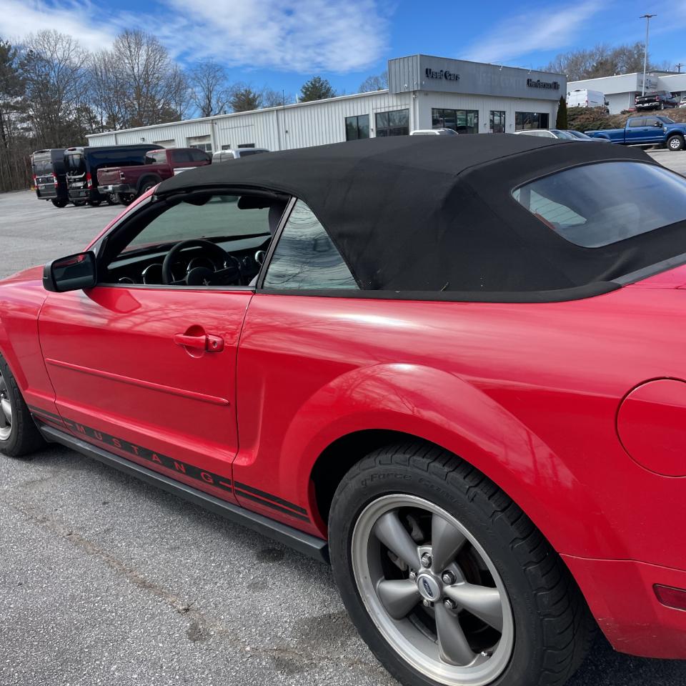 Ford Mustang 2dr Conv Deluxe 2007