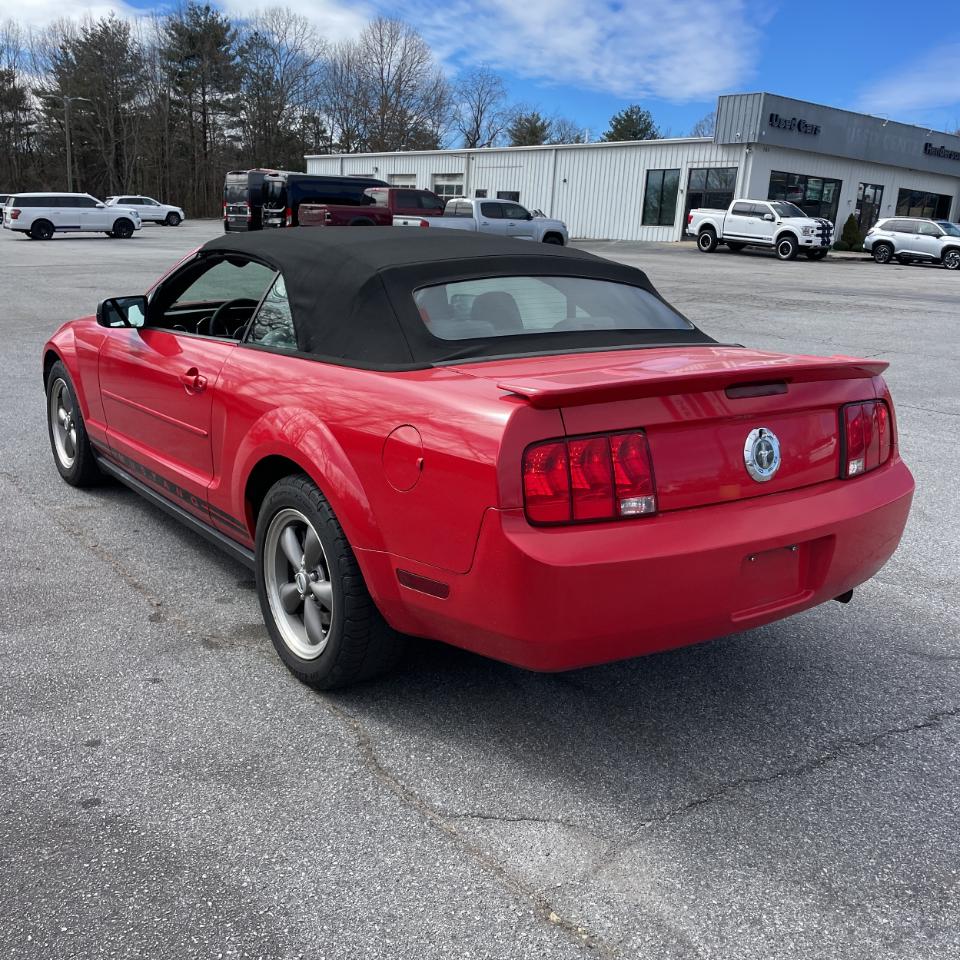 Ford Mustang 2dr Conv Deluxe 2007