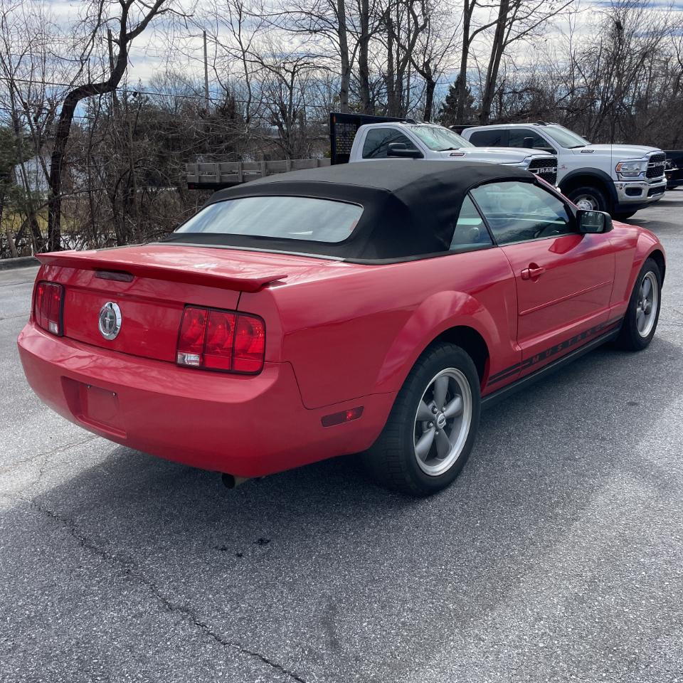 Ford Mustang 2dr Conv Deluxe 2007