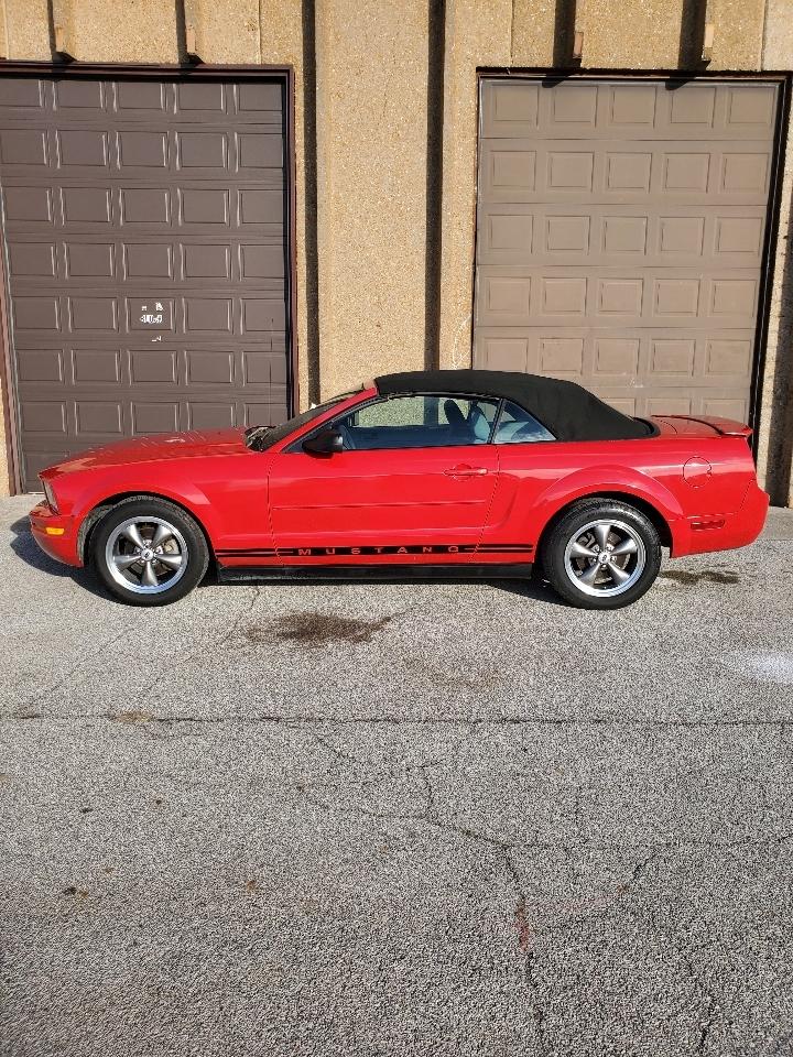 Ford Mustang 2dr Conv Deluxe 2007