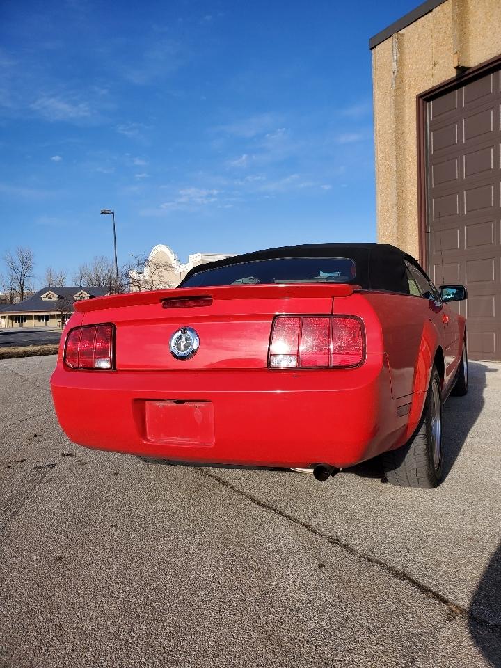Ford Mustang 2dr Conv Deluxe 2007