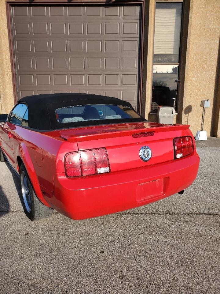 Ford Mustang 2dr Conv Deluxe 2007