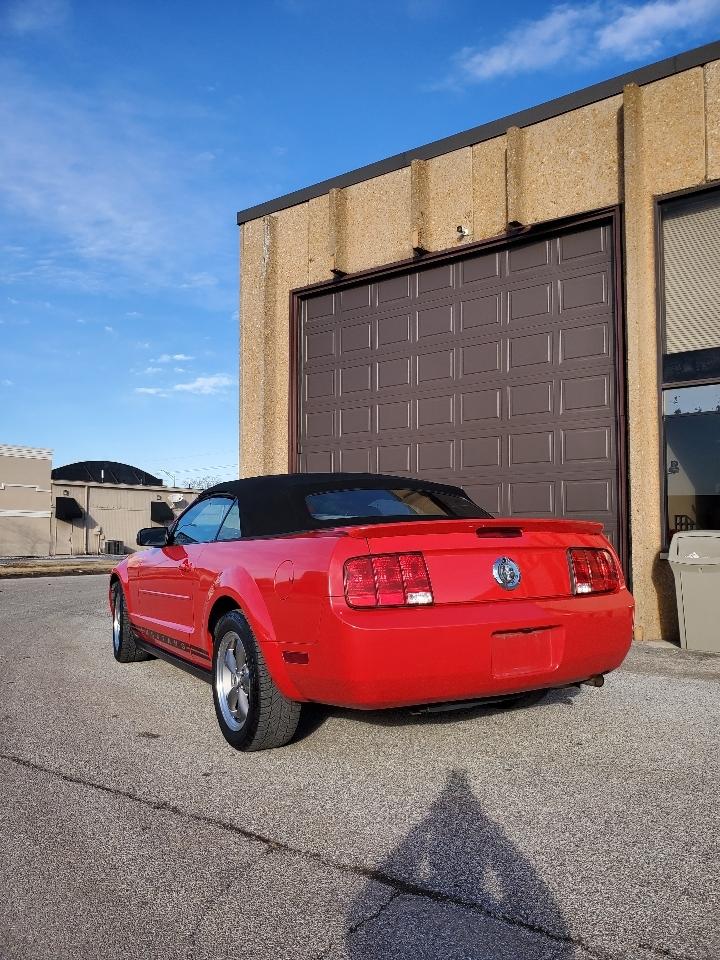 Ford Mustang 2dr Conv Deluxe 2007
