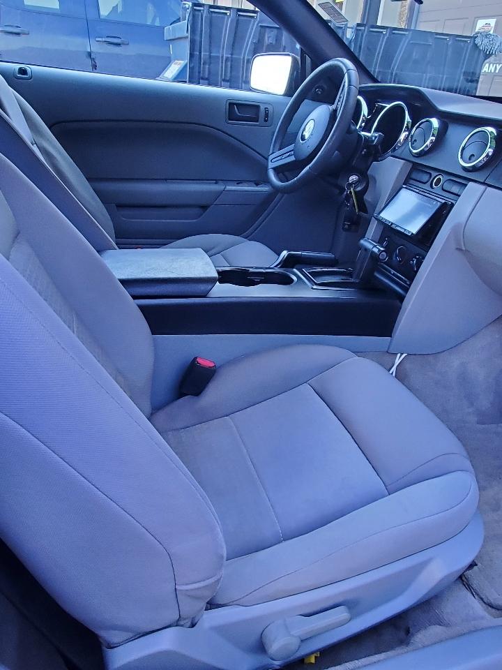 Ford Mustang 2dr Conv Deluxe 2007