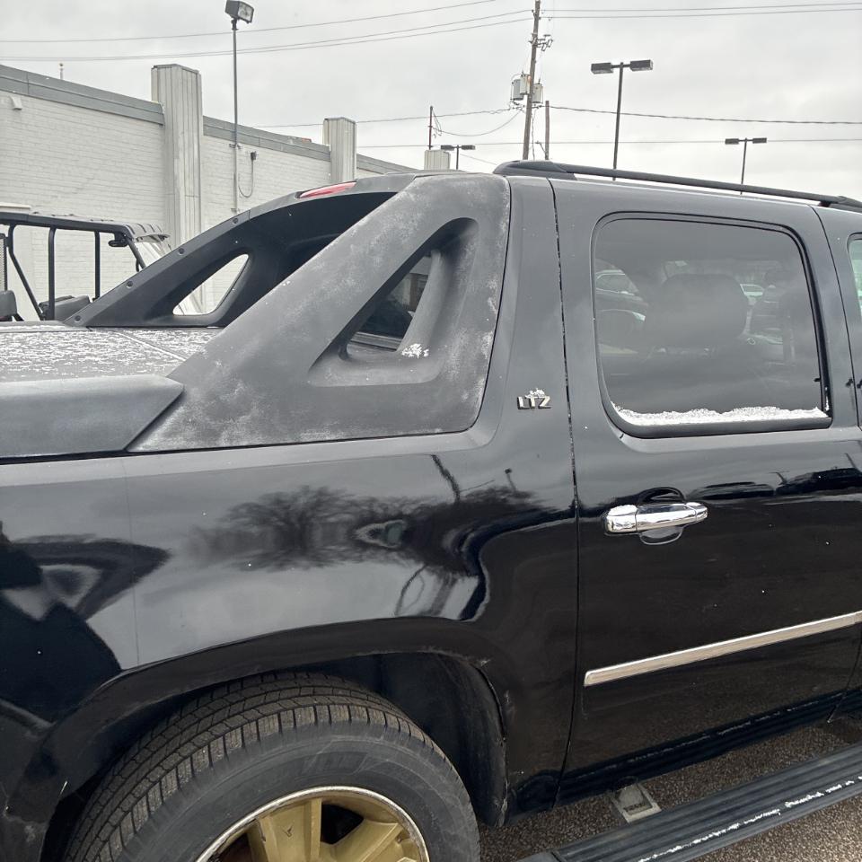 Chevrolet Avalanche 4WD Crew Cab 130" LTZ 2009