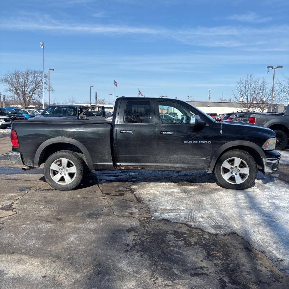 Dodge 1500 4WD Quad Cab 140.5" Big Horn 2011