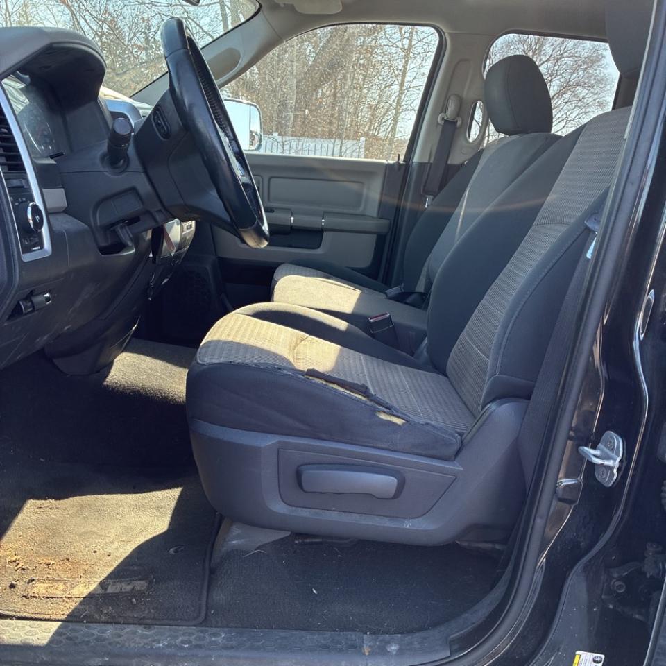 Dodge 1500 4WD Quad Cab 140.5" Big Horn 2011