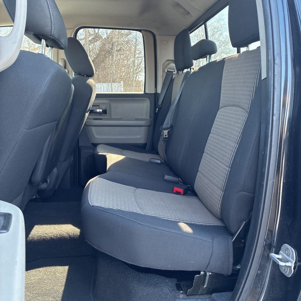 Dodge 1500 4WD Quad Cab 140.5" Big Horn 2011