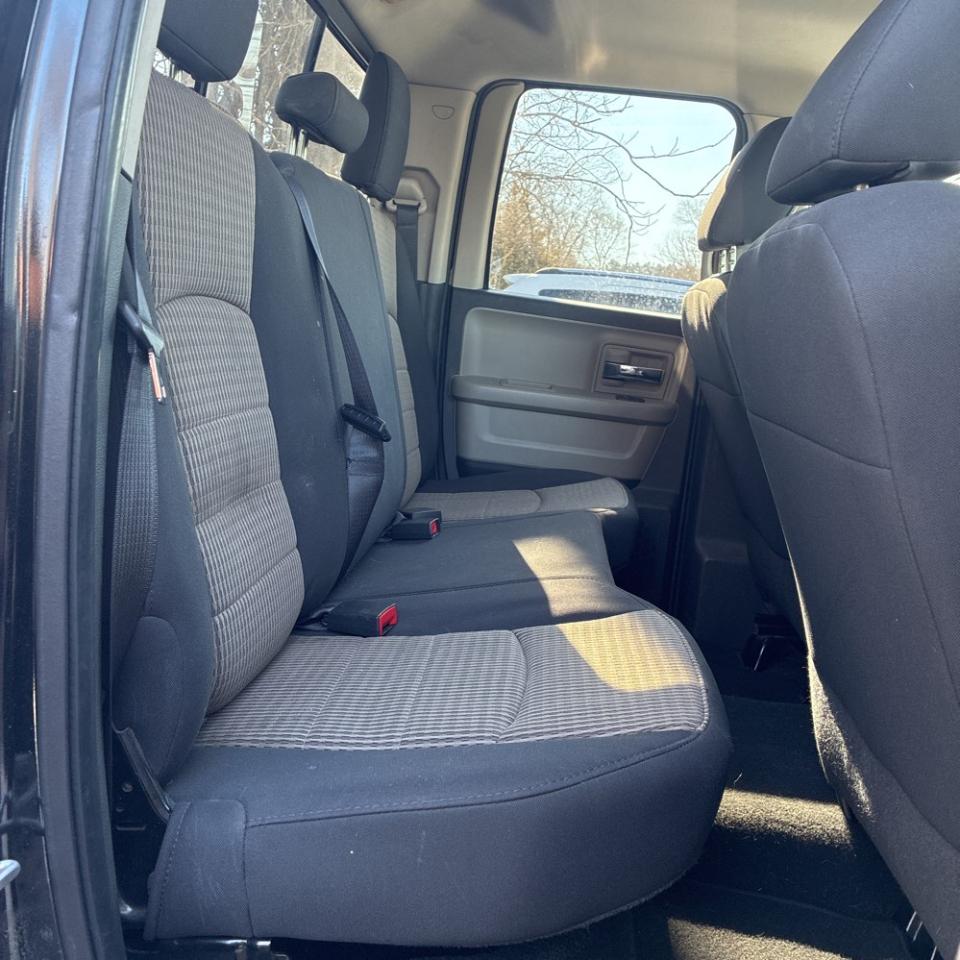 Dodge 1500 4WD Quad Cab 140.5" Big Horn 2011