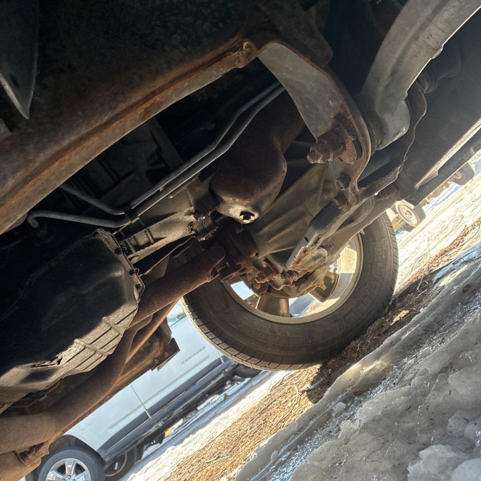 Dodge 1500 4WD Quad Cab 140.5" Big Horn 2011