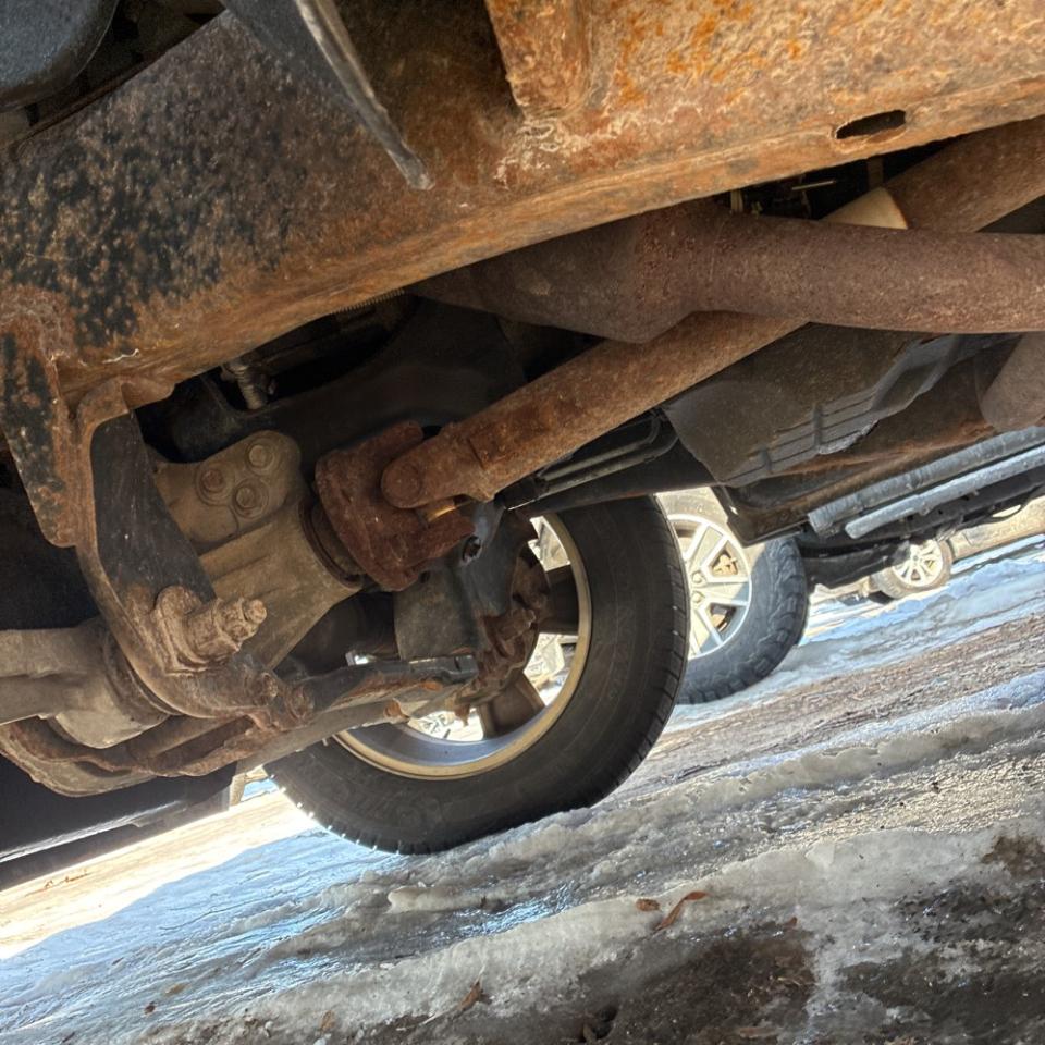 Dodge 1500 4WD Quad Cab 140.5" Big Horn 2011