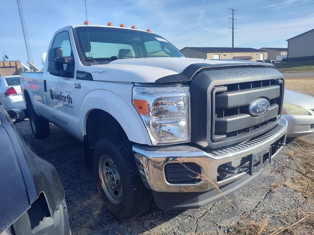 Ford Super Duty F-250 SRW 4WD Reg Cab 137" XLT 2016