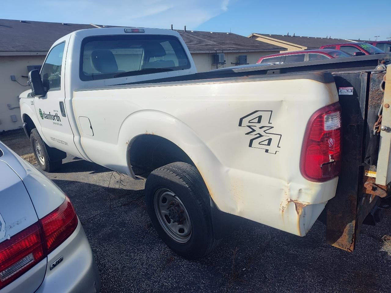 Ford Super Duty F-250 SRW 4WD Reg Cab 137" XLT 2016