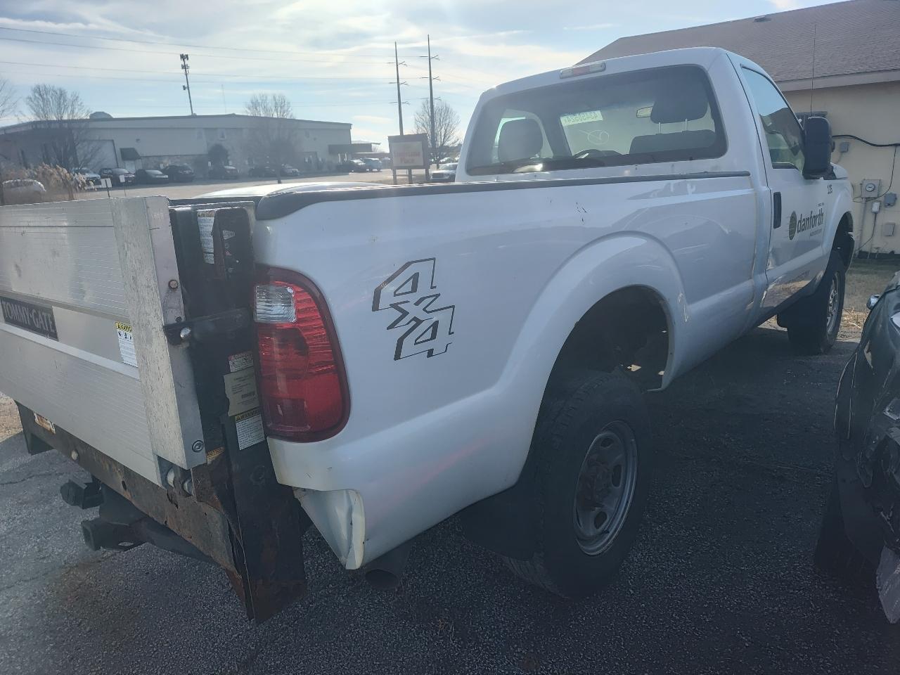 Ford Super Duty F-250 SRW 4WD Reg Cab 137" XLT 2016