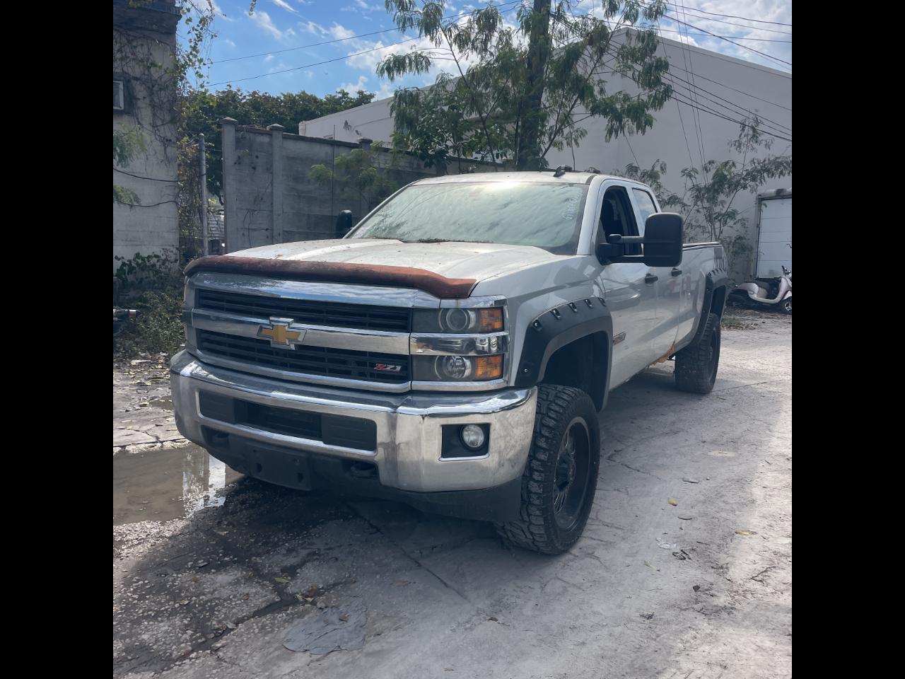 Chevrolet Silverado 2500HD 4WD Double Cab 158.1" LT 2015