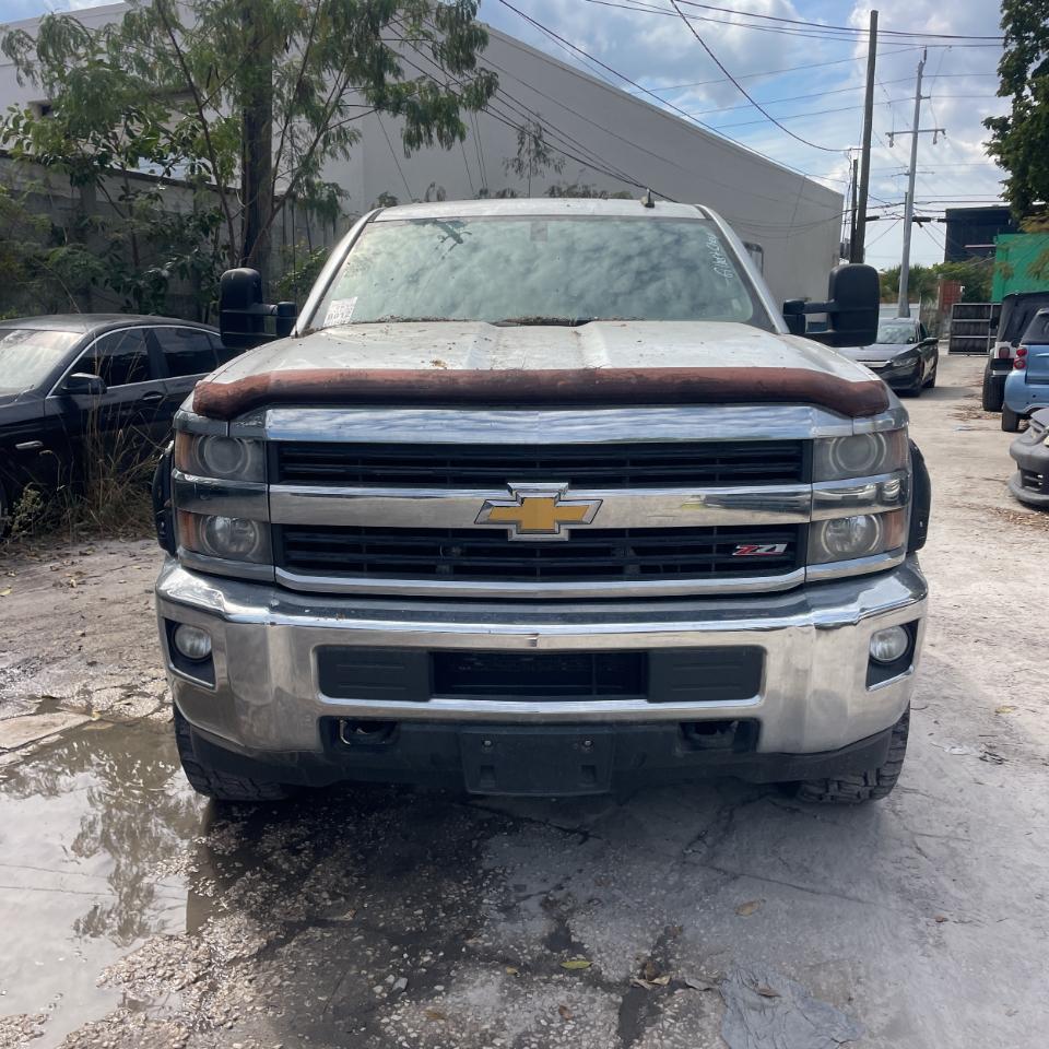 Chevrolet Silverado 2500HD 4WD Double Cab 158.1" LT 2015